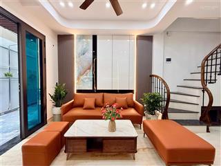 Nhà đẹp sát phố đại học công nghiệp  20m ra tới ql32  6 tầng có thang máy  6.x tỷ