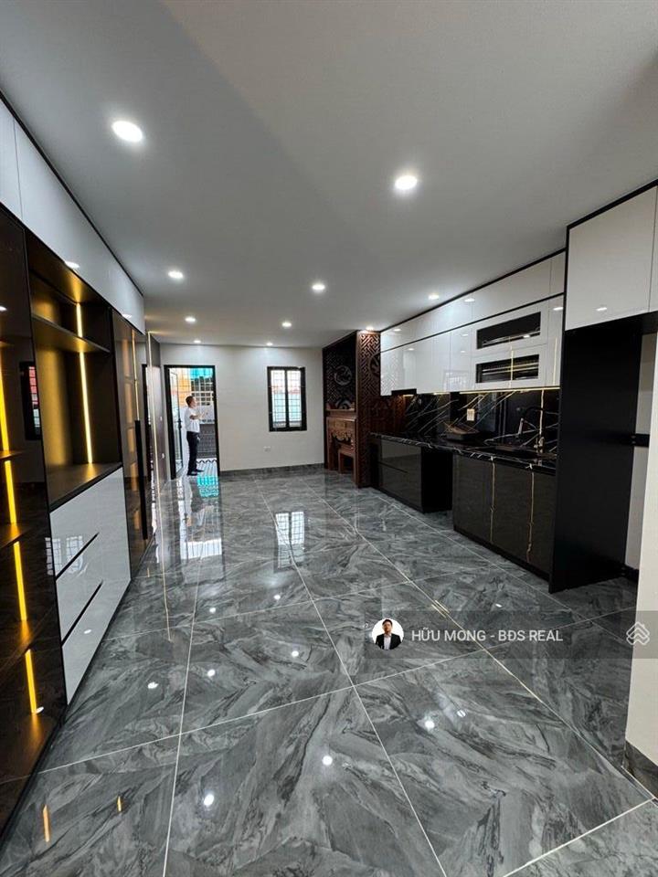 Phân lô đền lừ  6 tầng thang máy  ô tô vào nhà  kinh doanh đỉnh cao  nhỉnh 17 tỷ