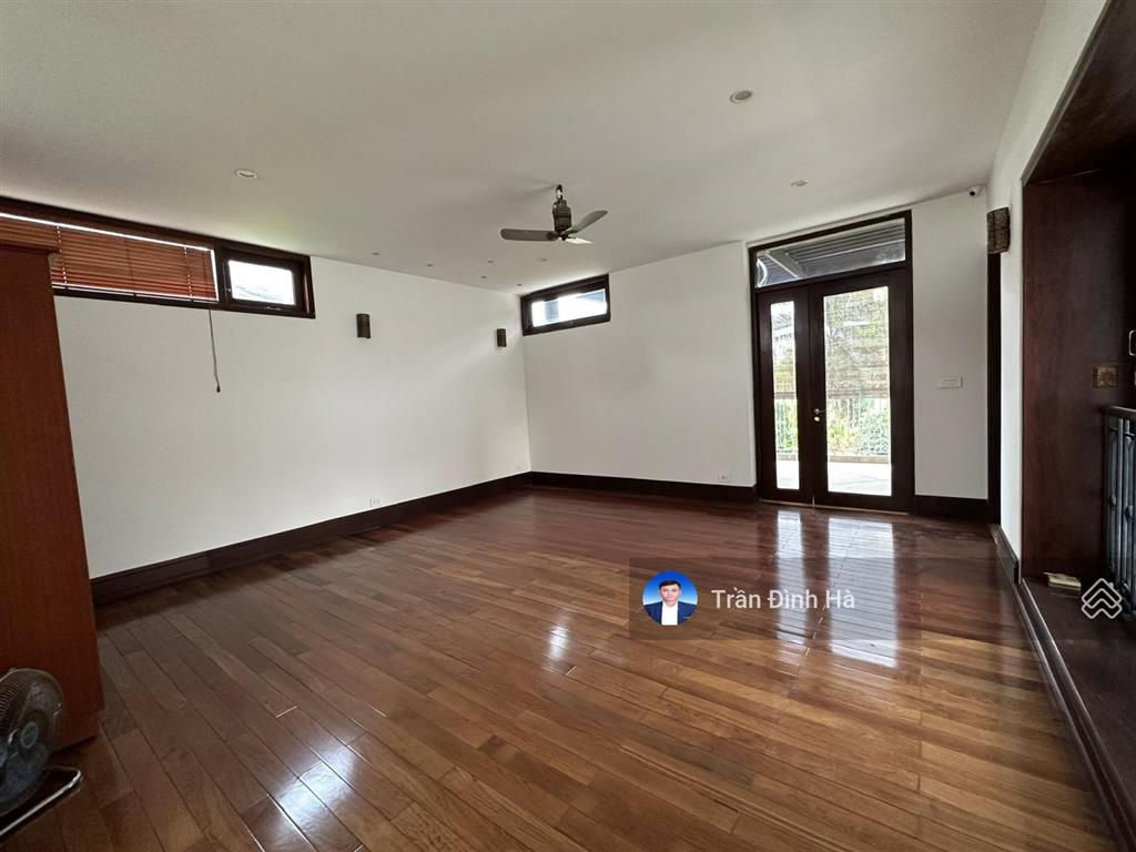 Biệt thự vườn đào 4t, lô góc 3 mặt thoáng dt 217m2, mt 25m, 155 tỷ tây hồ.  0914 766 ***