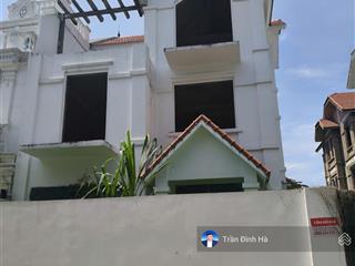 Biệt thự xây thô 3 tầng khu đtm phú lương, dt240m2, mt12m, 47 tỷ hà đông