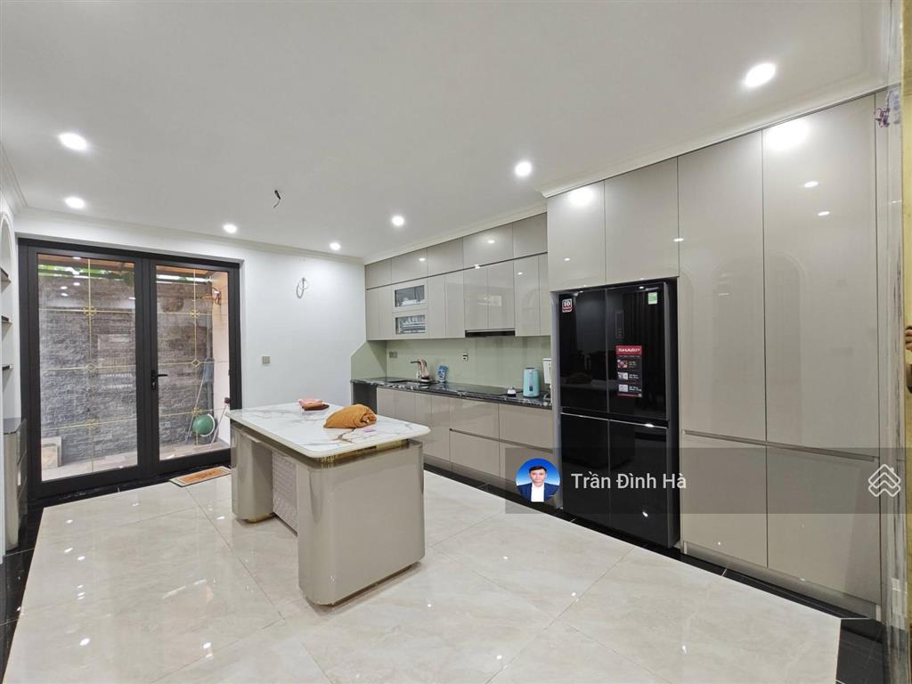 Biệt thự 5 tầng thang máy đtm văn phú, dt 200m2, mt 10m, 59 tỷ hà đông.  0914 766 ***