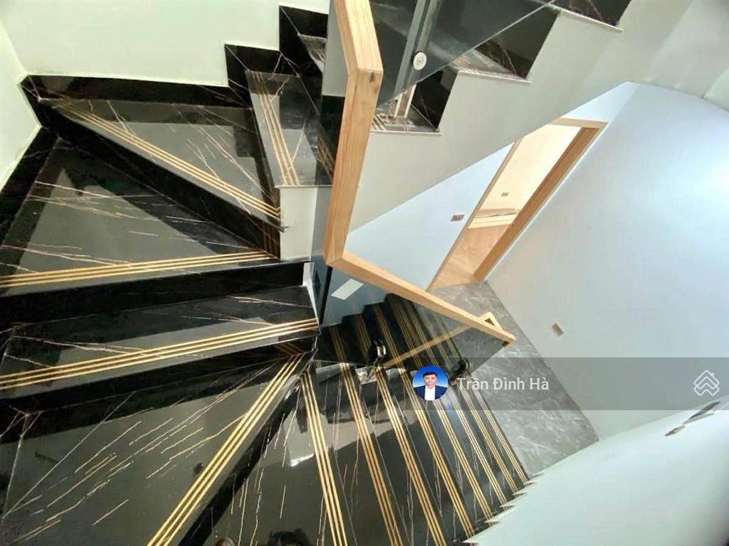Bán nhà 5 tầng ngô thì nhậm, hà đông, dt 40m2, mt 4m, 12,9 tỷ.  0914 766 ***