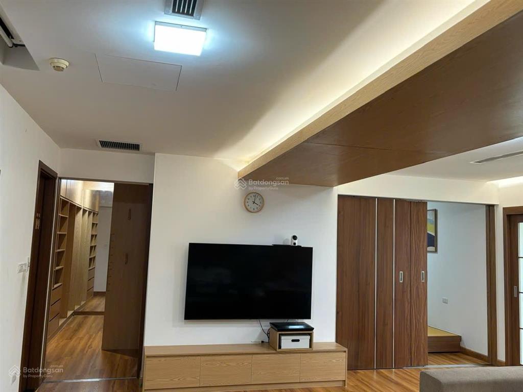 Cần bán gấp chung cư g2,3 ciputra dt 150m2 ban công hướng đông nam, giá 15 tỷ