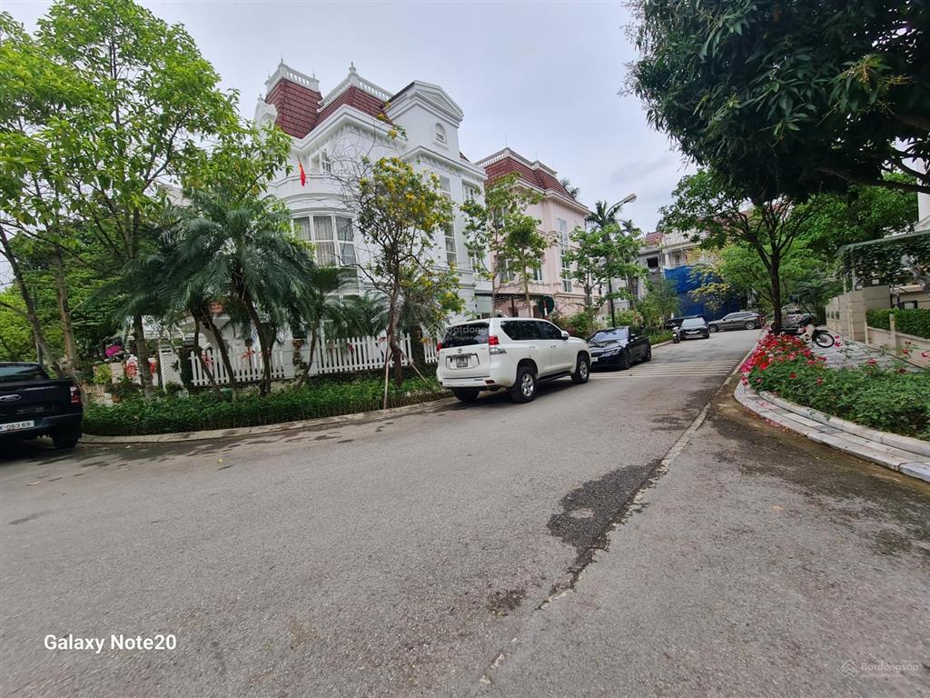 Hàng hiếm giá rẻ biệt thự ciputra hà nội 180m2 mặt 9m sửa đẹp giad 70 tỷ