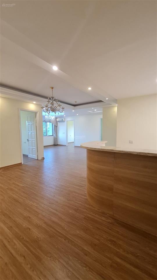 Bán chung cư ciputra hà nội, diện tích 154m2 hướng bc đông nam giá 13,5 tỷ
