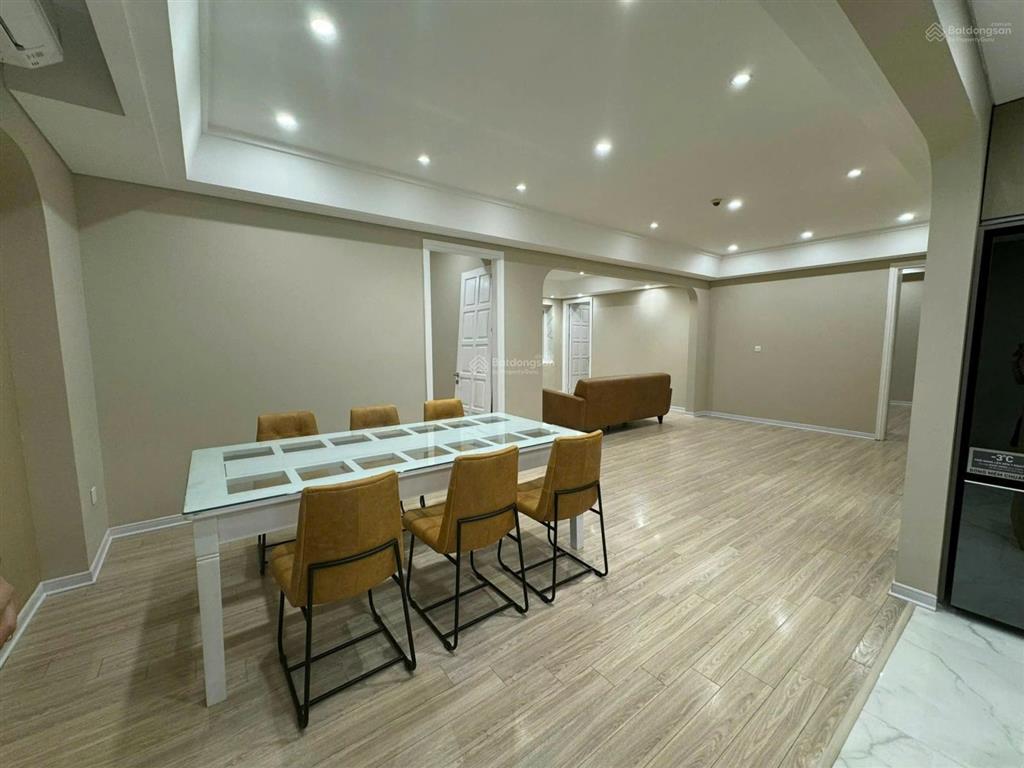 Bán chung cư ciputra 150m2 view hồ tây nội thất mới cao cấp