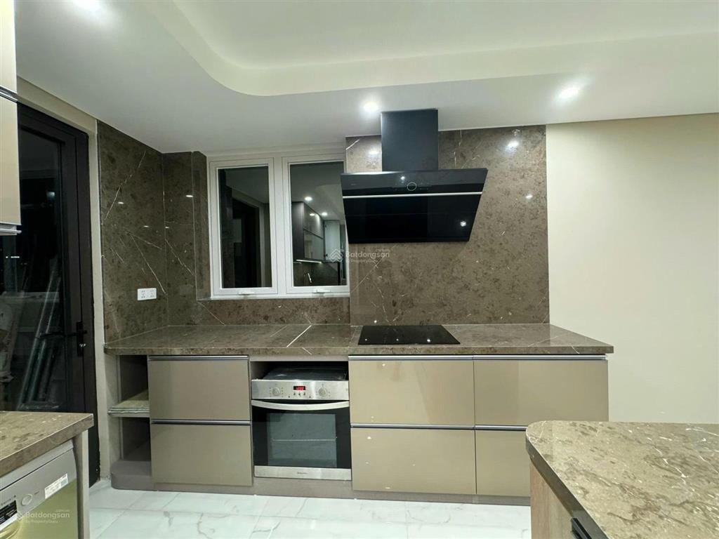 Bán chung cư ciputra 150m2 view hồ tây nội thất mới cao cấp