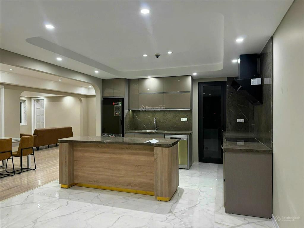 Bán chung cư ciputra 150m2 view hồ tây nội thất mới cao cấp