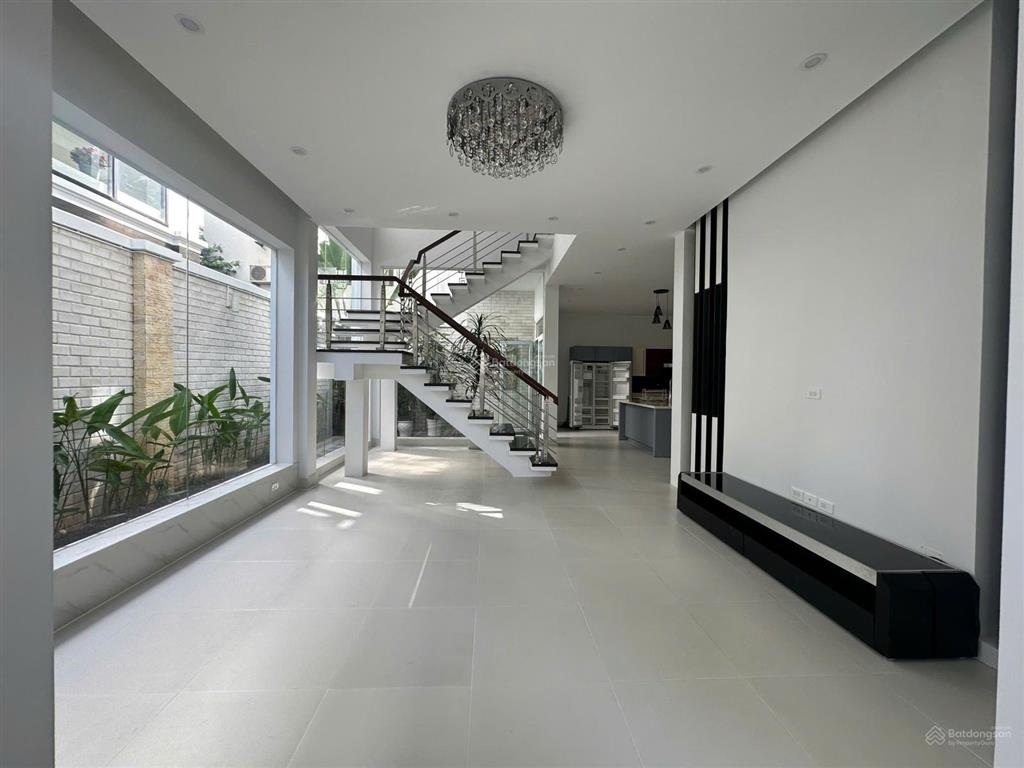 Cho thuê biệt thự 4pn, 4wc tại khu đô thị nam thăng long  ciputra, giá 65 triệu, 180m2