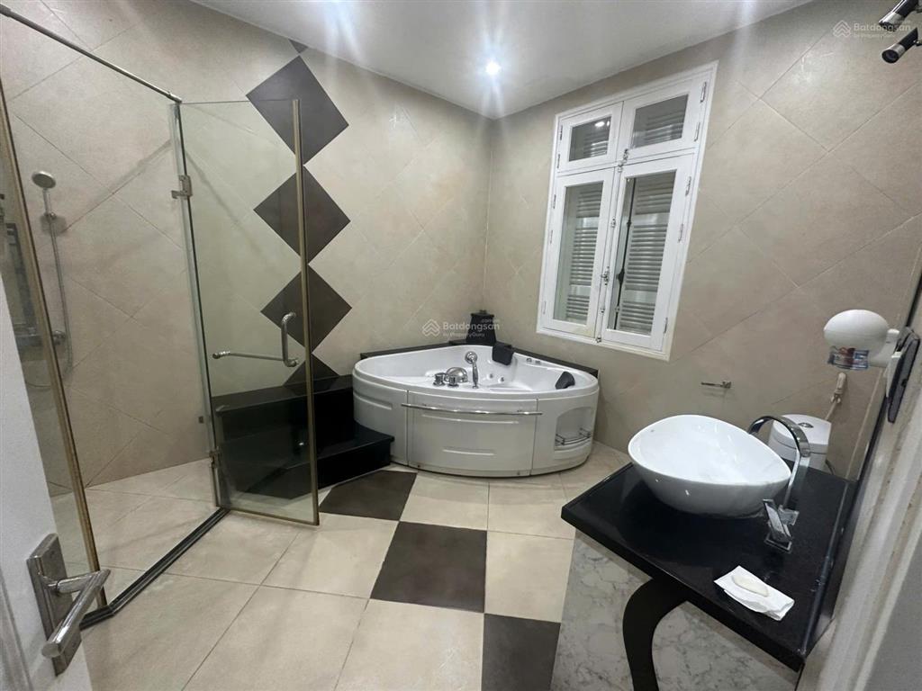 Biệt thự vip ciputra 180m2 đủ nội thất hướng mát giá chỉ 63 tỷ