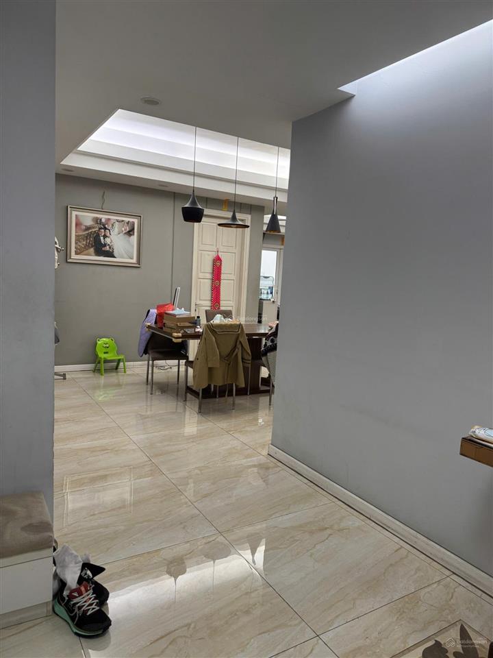 Bán cc tòa g2,3 ciputra 150m2 nội thất đẹp tầng cao giá chỉ 11 tỷ,  0985 680 ***
