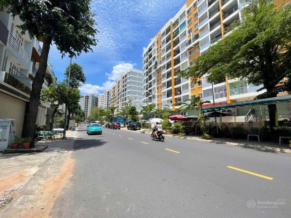 Mt kinh doanh 1/ lê văn việt 116m²  7,9 tỷ