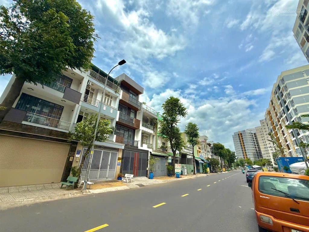 Mt kinh doanh 1/ lê văn việt 116m²  7,9 tỷ