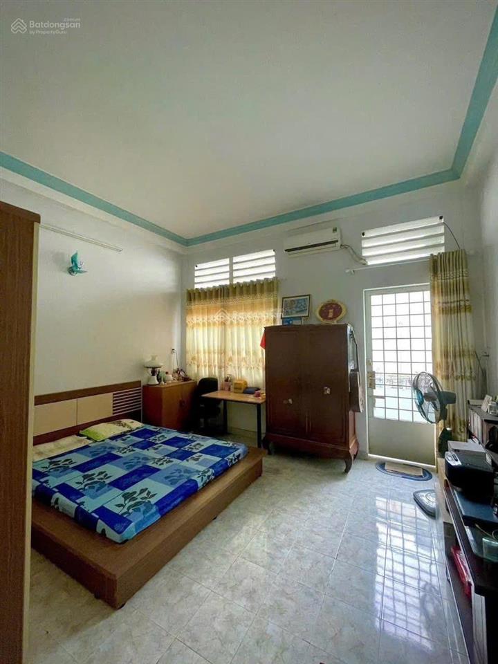 Nhà 3 tầng  vincom lê văn việt  5.95 tỷ
