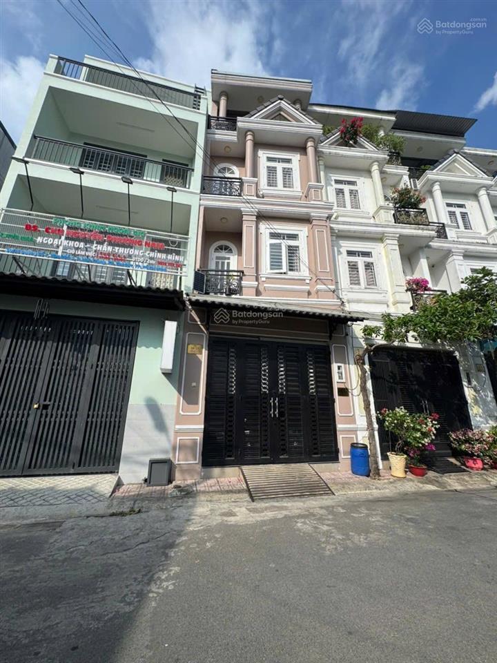 Nhà 3 tầng  vincom lê văn việt  5.95 tỷ