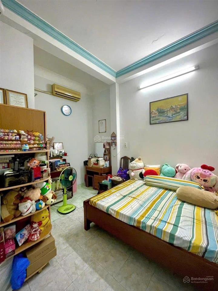 Nhà 3 tầng  vincom lê văn việt  5.95 tỷ