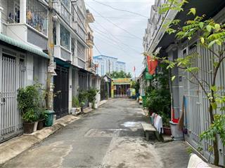 Nhà 3 tầng lê văn việt  hiệp phú  5,7 tỷ