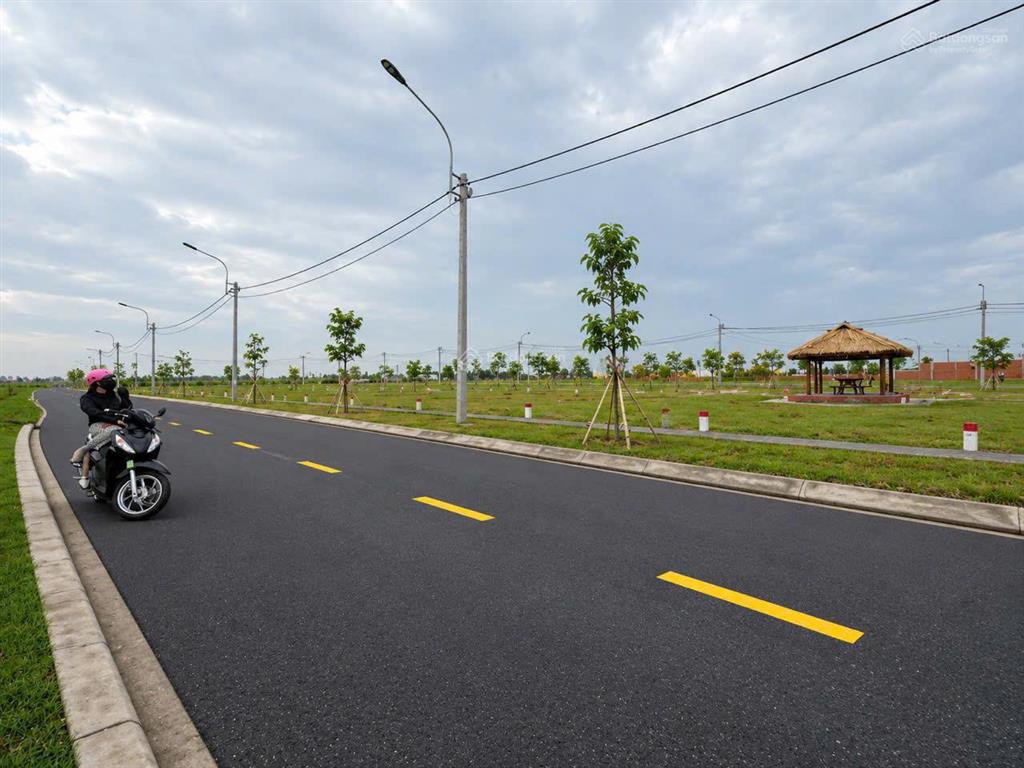 Cần bán gấp lô đất thổ cư 70m đường 12m sau có hẻm kỹ thật 2m sổ sẵn phước hoà,hcm. 0906 949 ***
