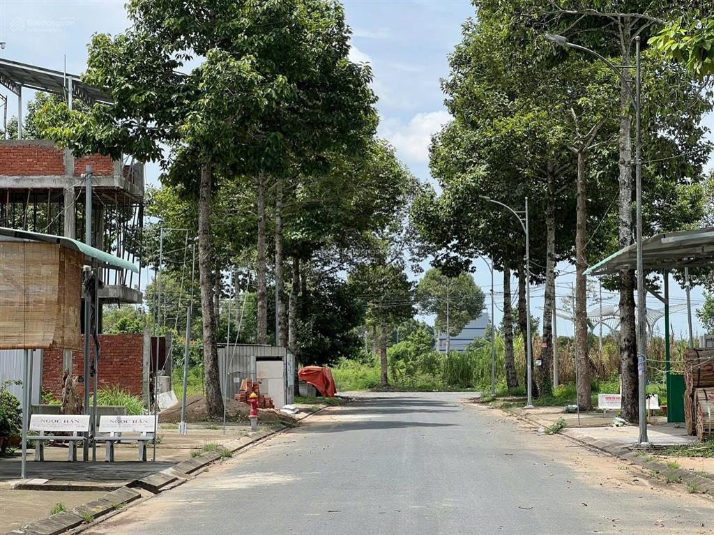 Cần bán gấp lô đất thổ cư 70m đường 12m sau có hẻm kỹ thật 2m sổ sẵn phước hoà,hcm. 0906 949 ***
