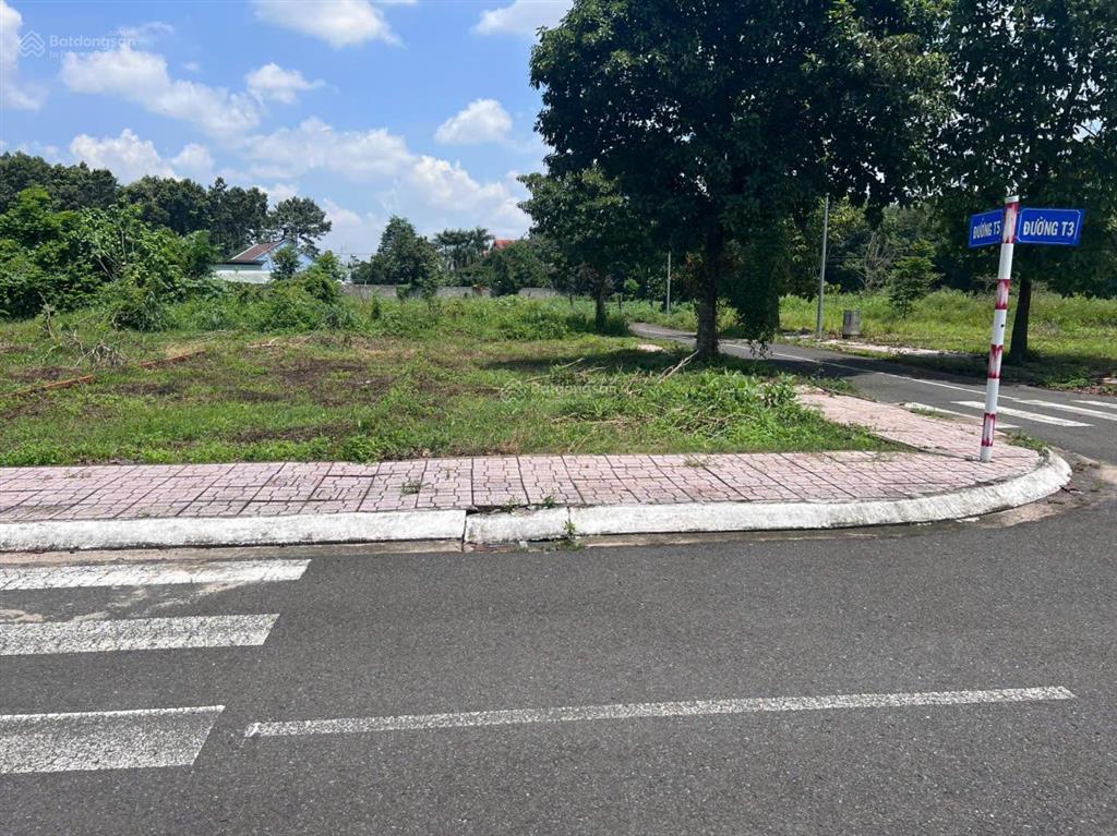 Bán gấp nền gốc 106m (5,5m*20m) đường 10m điện âm nước máy, an viễn sổ sẵn giá 1.6ty  0906 949 ***