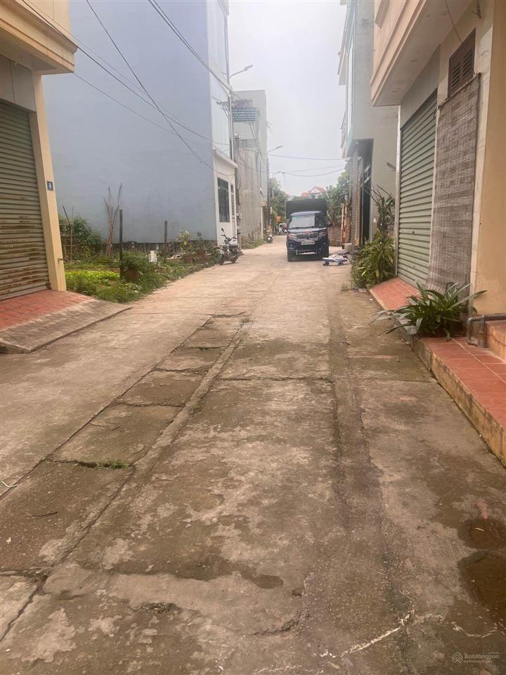 Bán đất tại xã sơn đồng, hoài đức, mặt đường 2 ô tô tránh ra vào thoải mái. 105m2. mt 7m. 7 tỷ