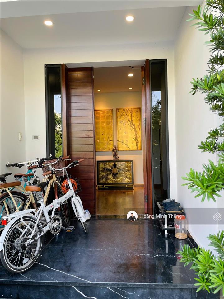 Bán biệt thự đặng xá  gia lâm, 2 mặt tiền, 17,x tỷ, sổ 140m2. view công viên