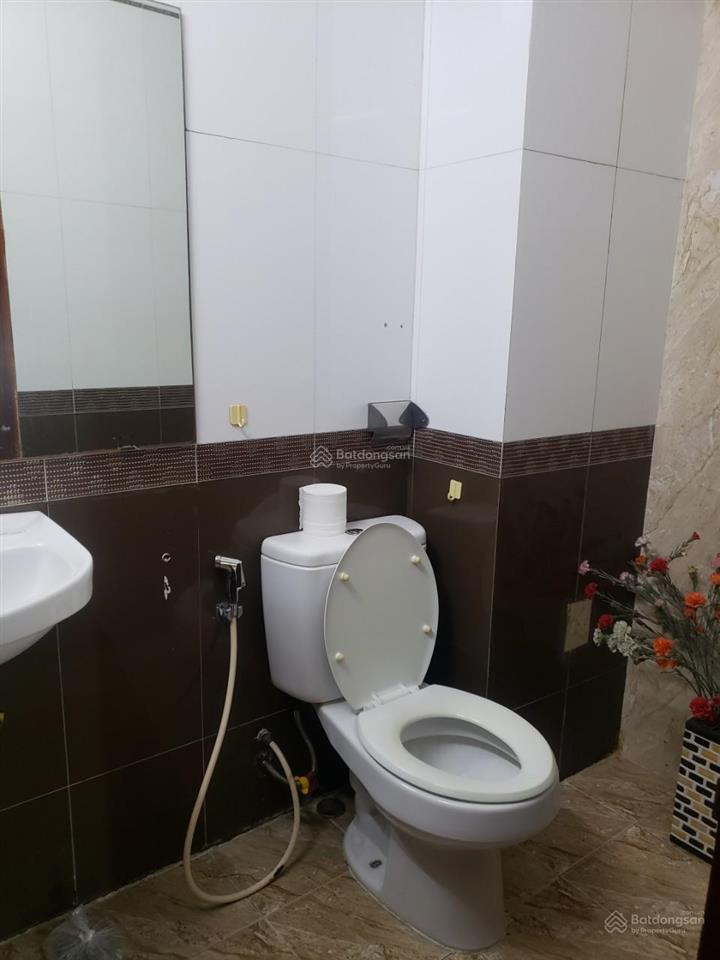 Chính chủ cho thuê nhà mặt phố nguyễn ngọc doãn, đống đa làm văn phòng, spa, thẩm mỹ dt 50m2x2 tầng