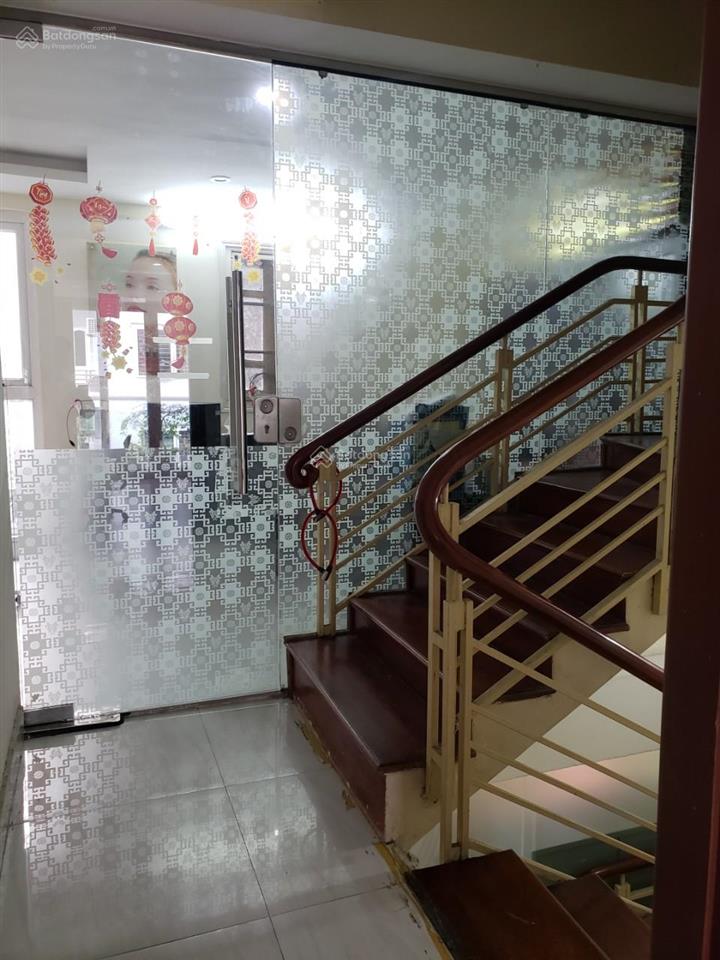 Chính chủ cho thuê nhà mặt phố nguyễn ngọc doãn, đống đa làm văn phòng, spa, thẩm mỹ dt 50m2x2 tầng