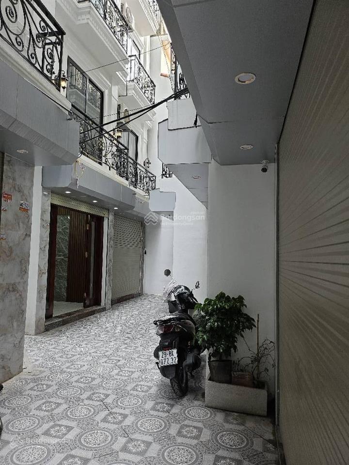 Bán nhà phố phúc lợi  mới toanh chìa khoá trao tay  giá mềm nhất khu vực. xe 5 tạ đỗ cửa.
