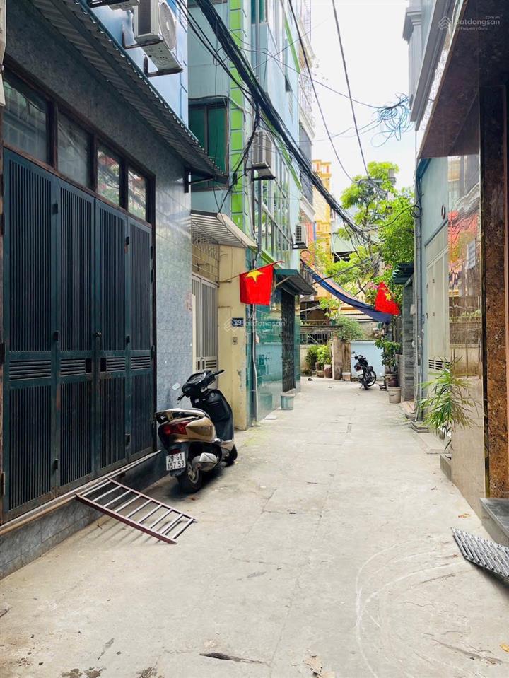 Tầm tiền hiếm khu vực nhà kim giang  hoàng mai 30m x 6 tầng x mt 4,4m  lô góc thoáng sáng