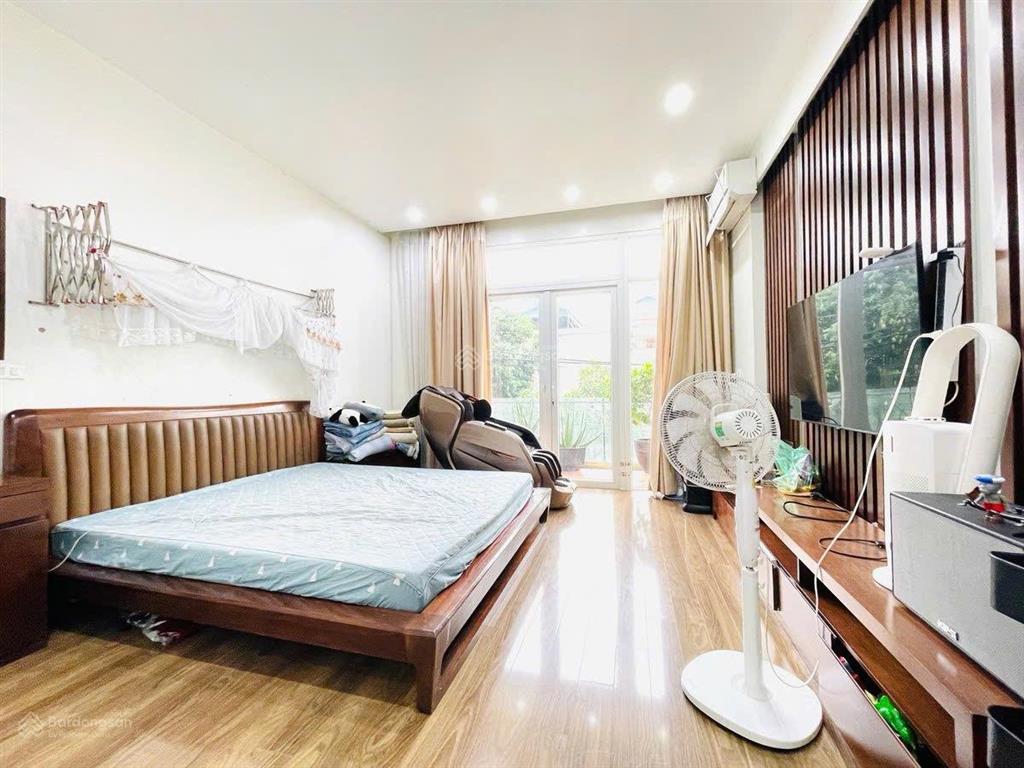Nhà dân xây chắc chắn, thiết kế hiện đại đầy đủ công năng, ngõ ô tô thông linh đàm  bằng liệt