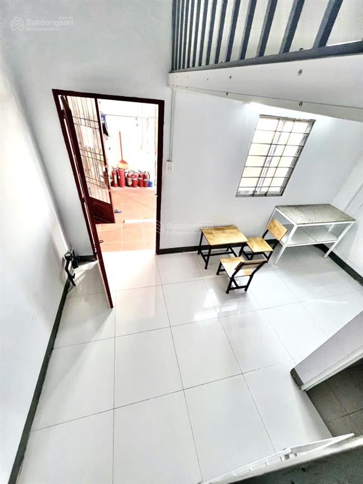 Chỉ 6 tỷ 6  2 tầng mặt tiền kinh doanh khu tên lửa  5 phòng cho thuê 15 triệu/tháng  đường 9m