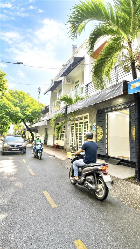 Chỉ 5.39 tỷ  nhà mặt tiền kinh doanh  gần 50m2  kênh nước đen  đs 14  lê văn quới  ko lộ giới