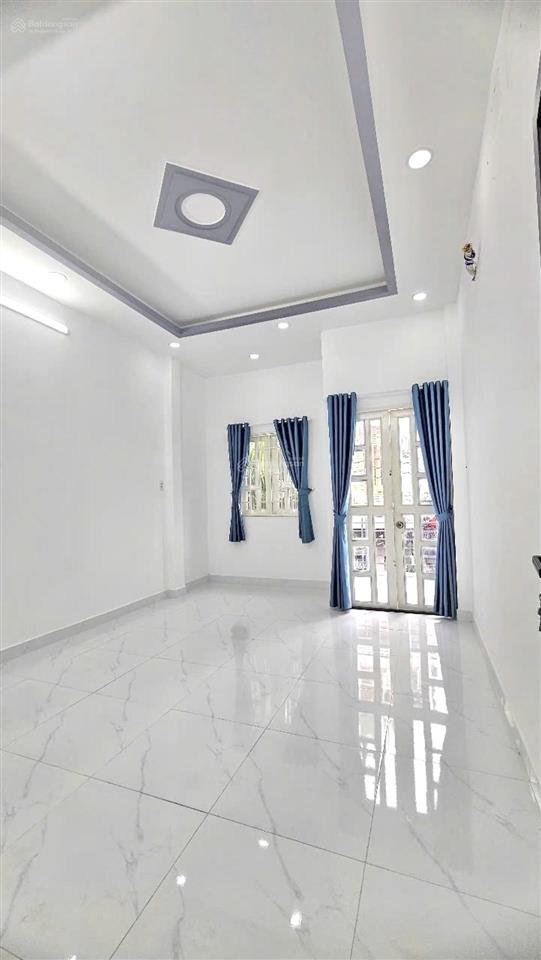 Chỉ 5.39 tỷ  nhà mặt tiền kinh doanh  gần 50m2  kênh nước đen  đs 14  lê văn quới  ko lộ giới