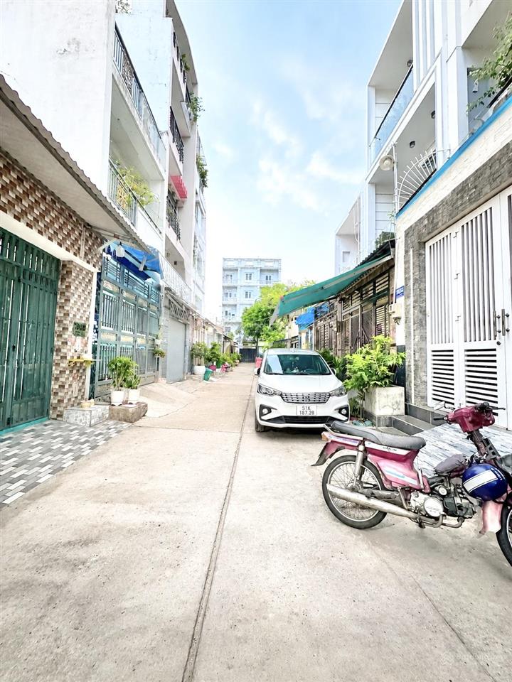 Chỉ 5 tỷ 6  ngang 4.5m dài 17m  gần lê văn quới, hương lộ 2, hẻm nhựa 6m ô tô ngủ nhà