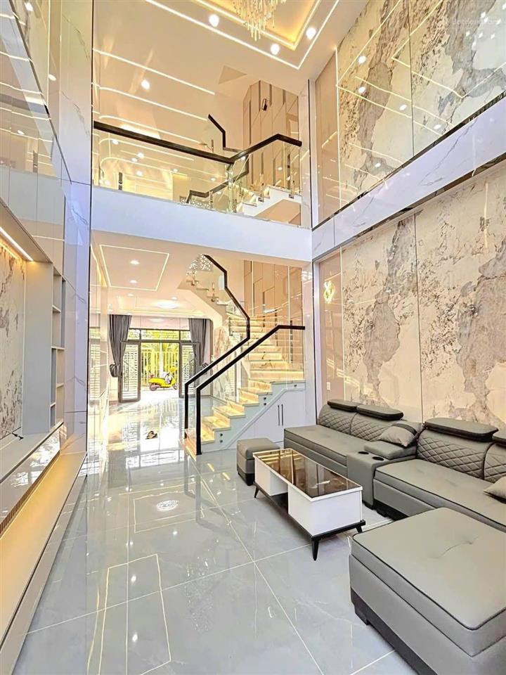 Chỉ 5.5 tỷ  ngay ngã tư chợ bà hom  tỉnh lộ 10  4 tầng mới đẹp  4.3m x 12m  hẻm 6m có lề
