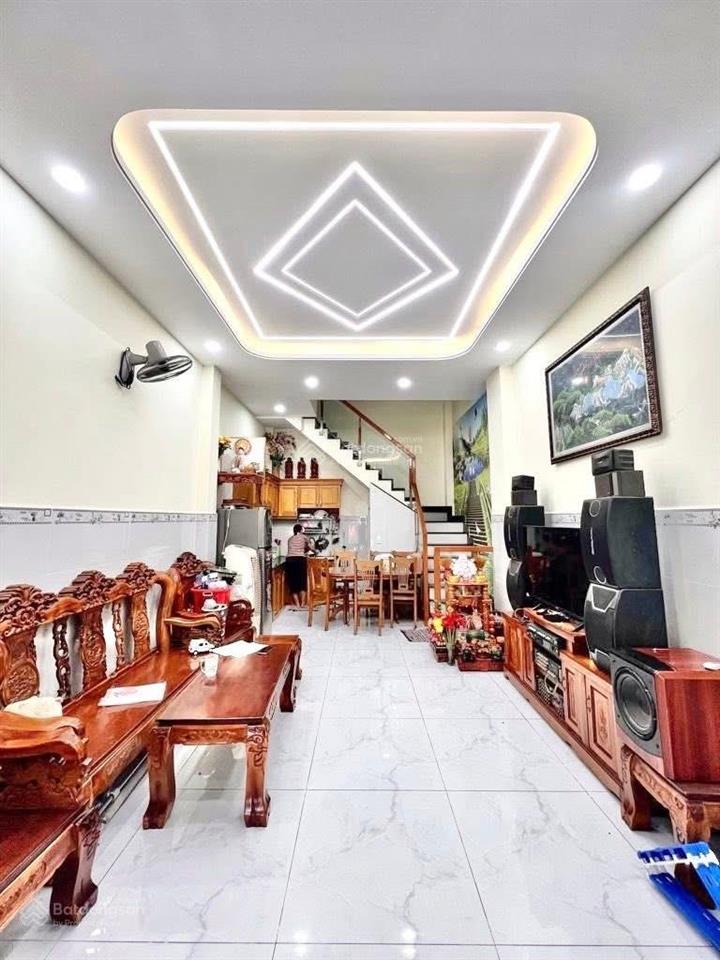 Chỉ 4 tỷ 69 tỷ  đường 7m thông  hương lộ 2  gần lê văn quới  nhà 3 tầng  ko lỗi