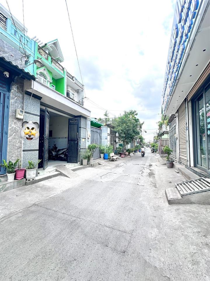Chỉ 4 tỷ 69 tỷ  đường 7m thông  hương lộ 2  gần lê văn quới  nhà 3 tầng  ko lỗi