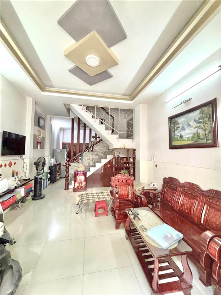 Chỉ 5.45 tỷ  lê văn quới  4 tầng  hẻm xe hơi  sát mặt tiền  gần ngã tư bốn xã