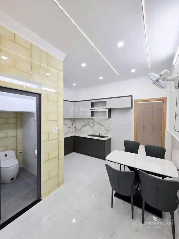 Chỉ 5,49 tỷ  nhà sát ngã tư bốn xã  giáp tân phú  4,2x13m  hẻm xe hơi thông  3pn rộng