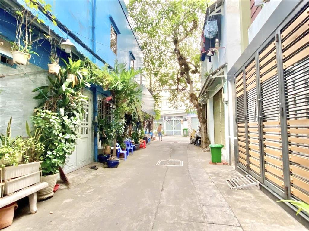 Chỉ 5,49 tỷ  nhà sát ngã tư bốn xã  giáp tân phú  4,2x13m  hẻm xe hơi thông  3pn rộng
