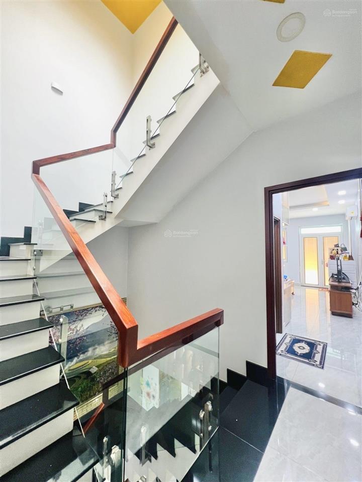 Giảm còn 7 tỷ 9  mặt tiền nội bộ tên lửa  4x19m  3 tầng đúc  giáp quận 6  đường 10m có lề