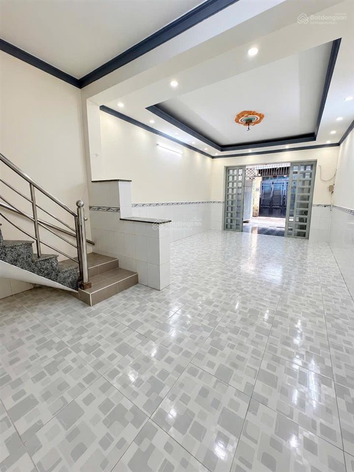 Chỉ 5 tỉ 8  nhà 2 tầng  84m2  4,2x19m  nở hậu  tỉnh lộ 10  giáp quận 6