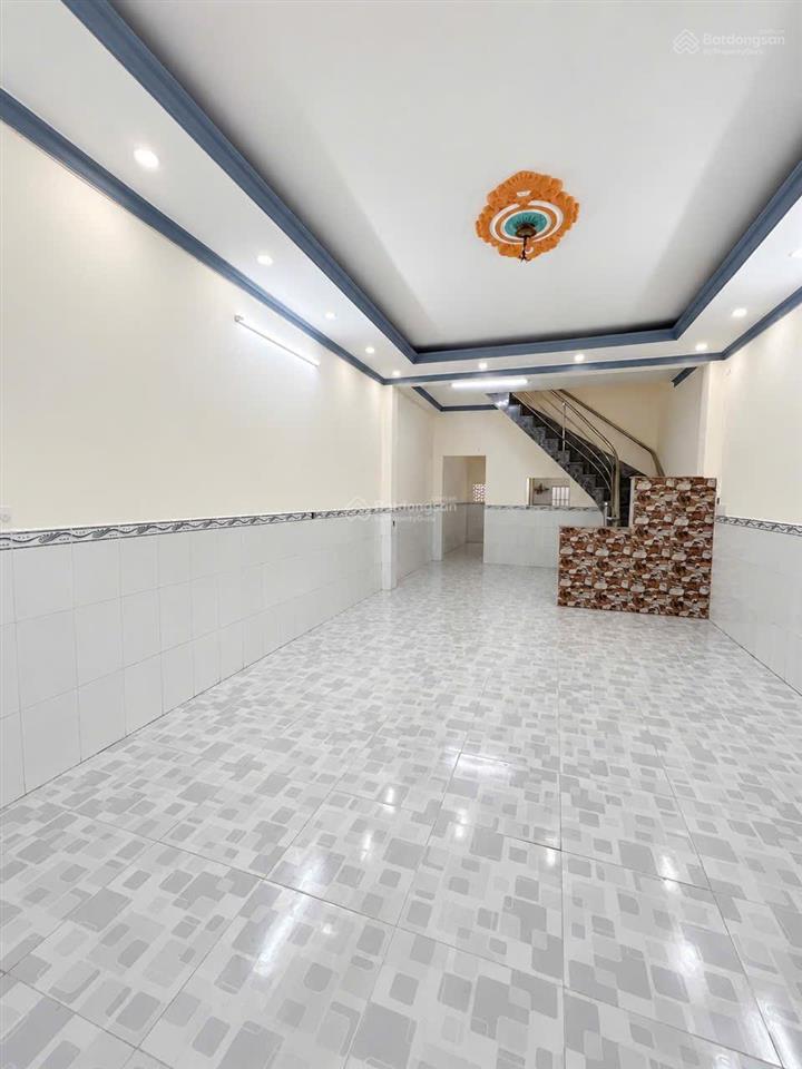 Chỉ 5 tỉ 8  nhà 2 tầng  84m2  4,2x19m  nở hậu  tỉnh lộ 10  giáp quận 6