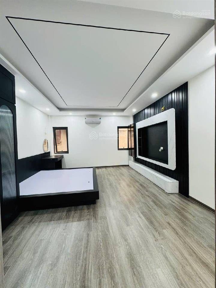 Nguyễn khánh toàn 14 tỷ hiếm15m ra ô tô tránh50m2giữ tiền cực tốt sổ đỏ tt cầu giấy full đồ