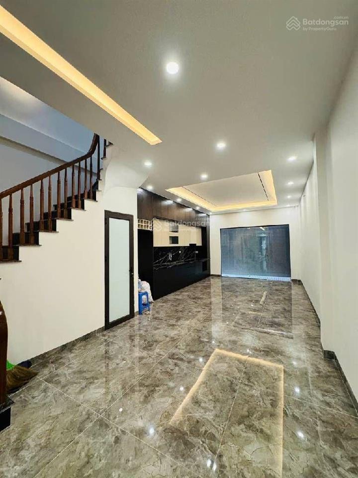 Nguyễn khánh toàn 14 tỷ hiếm15m ra ô tô tránh50m2giữ tiền cực tốt sổ đỏ tt cầu giấy full đồ