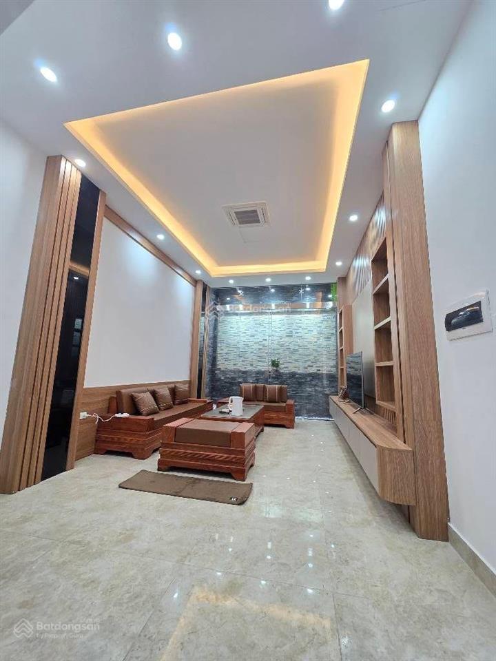 Trần thái tông  cầu giấy 55m2*6 tầng mt 4,5 mét hơn 11 tỷ sổ đỏ siêu phẩm thang máy 3 mặt thoáng