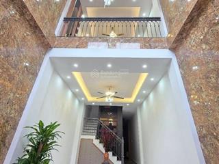 Trần thái tông  cầu giấy 55m2*6 tầng mt 4,5 mét hơn 11 tỷ sổ đỏ siêu phẩm thang máy 3 mặt thoáng