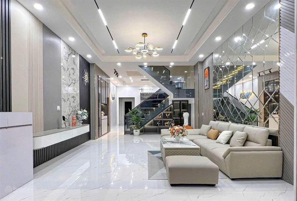 Nhà mới phố nguyễn văn huyên  cầu giấy 50m2*6 tầng hơn 15 tỷ  gara ô tô kinh doanh  6 tầng thang