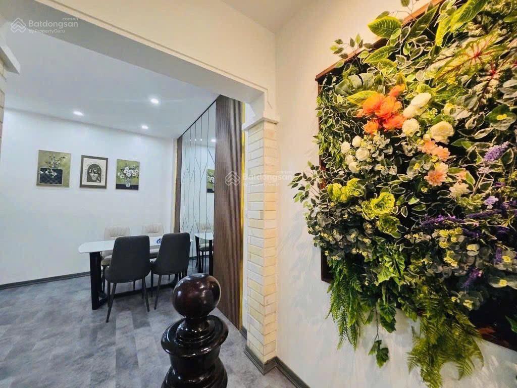 Nhà gần đường cầu giấy 46m2*5 tầng, 11 tỷ, chỉ 50 mét ra phố, đi bộ 3 phút ra công viên cầu giấy